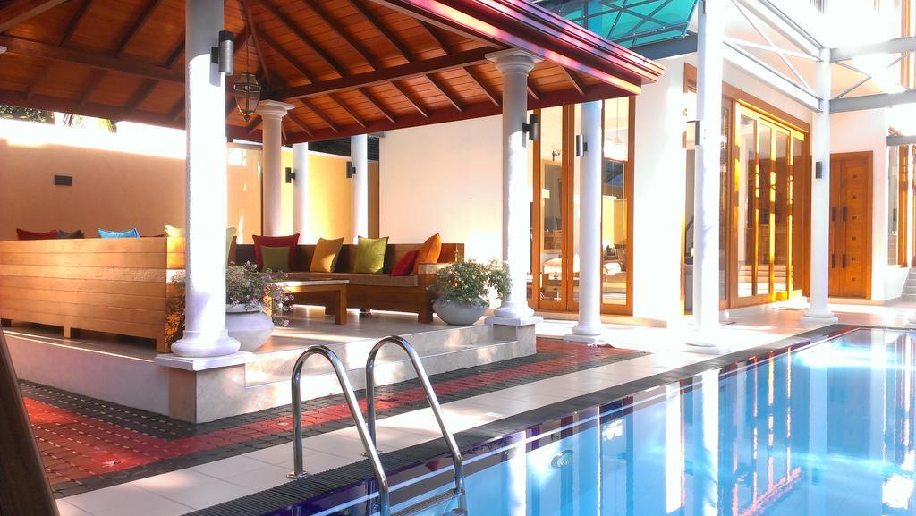 White Palace Otel Gampaha Dış mekan fotoğraf