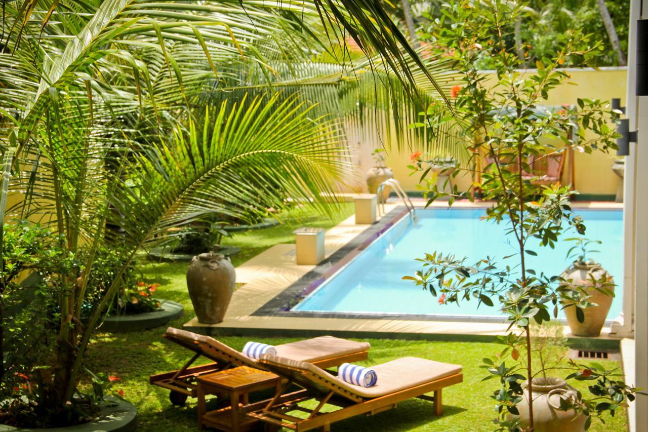 White Palace Otel Gampaha Dış mekan fotoğraf